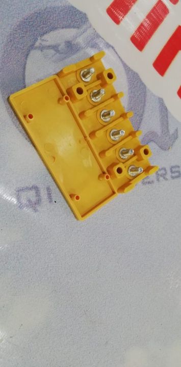 Electric%20vehicle%20junction%20box%206%20six-wire%20connector%20terminal%20with%20Nuts%20Screws%20-%20Image%203