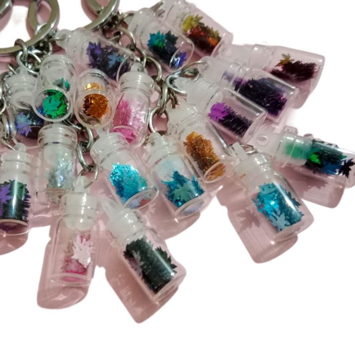 1%20x%205%20bottle%20Glitter%20Flake%20Key%20chain%20for%20girls%20keychains%20with%20glitter%20bottle%20-%20Image%204