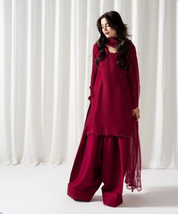 Plain%20Color%20Lawn%20Cotton%20Fabric%20for%20Women%20%E2%80%93%202%20Piece%20Unstitched%20(5%20Yards)%20%7C%20Soft,%20Lightweight,%20Summer%20Fabric%20for%20Shirts%20&%20Trousers%20-%20Image%205