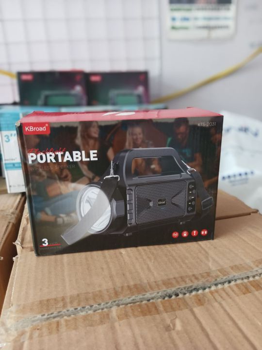 KTS%202031%20Bluetooth%20Speaker%20Wireless%20Portable%20Outdoor%20%E2%80%93%203"%20Woofer,%20FM%20Radio,%20Solar%20Charging,%20Torch%20Light,%201200mAh%20Battery%20-%20Image%203