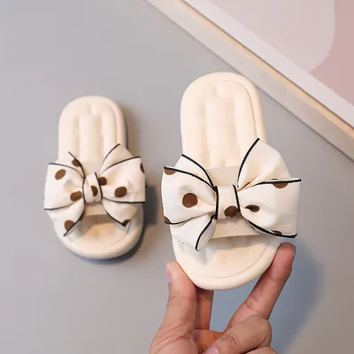 High%20Quality%20Soft%20Sole%20Beautiful%20Dotted%20Bow%20Stylish%20Design%20Girls%20Softy%20Slides%20Slipper%20for%20Kids%20-%20Image%202