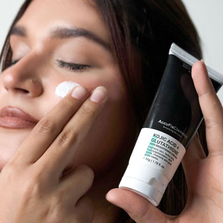AccuFix%20Cosmetics%20Kojic%20Acid%20Glutathione%20Skin%20Brightening%20Cream%20%7C%20Avaiable%20in%2050g%20&%2030g%20-%20Image%202