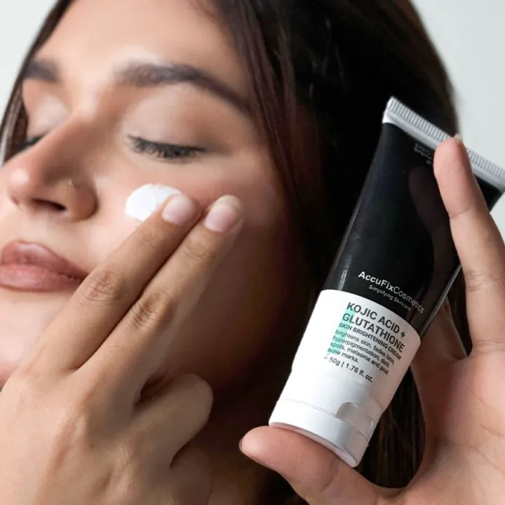 AccuFix%20Cosmetics%20Kojic%20Acid%20Glutathione%20Skin%20Brightening%20Cream%20%7C%20Avaiable%20in%2050g%20&%2030g%20-%20Image%202