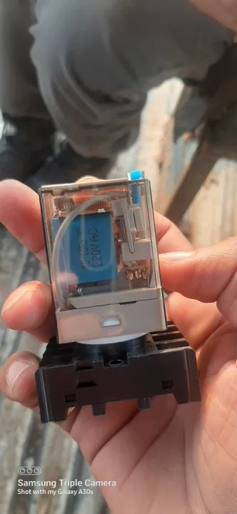 FINDER%20Relay%20220V%2060.12%20(8%20PIN)%20with%20Base%20-Electromagnetic%20Relay%20-%20Image%203