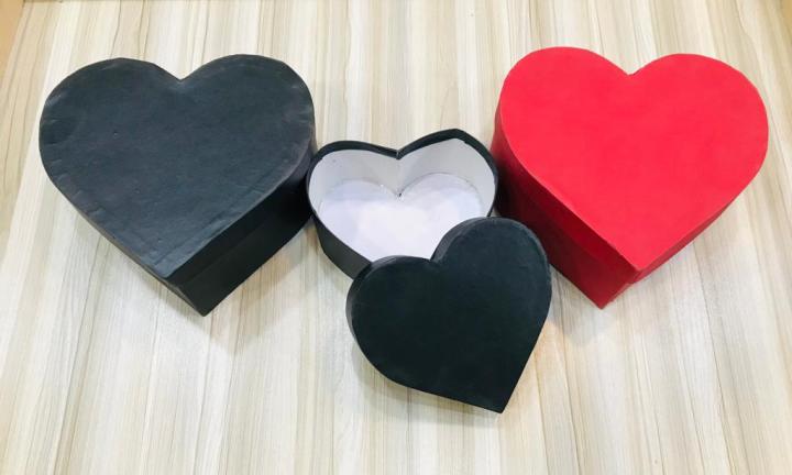 Heart%20Gift%20Box%20/%20Empty%20Heart%20Shape%20Flower%20&%20Chocolate%20Gift%20Box%20-%20Image%202