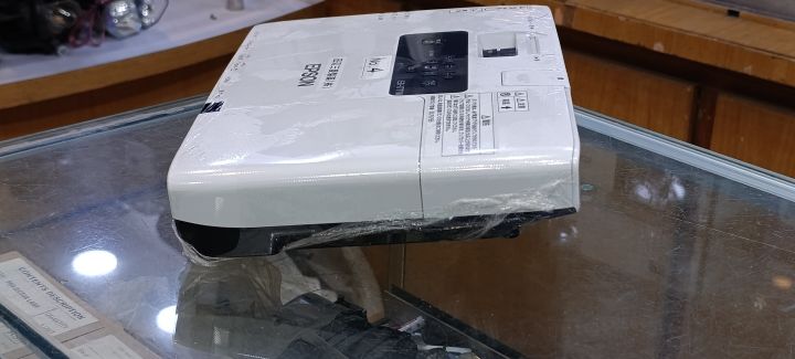 Epson%20EB-1771W%20Full%20HD%201080p%203,000%20ANSI%20Lumens%20Projector%20-%20Image%207