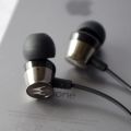 Motorola Earbuds Metal Premium Earphones - Black. 