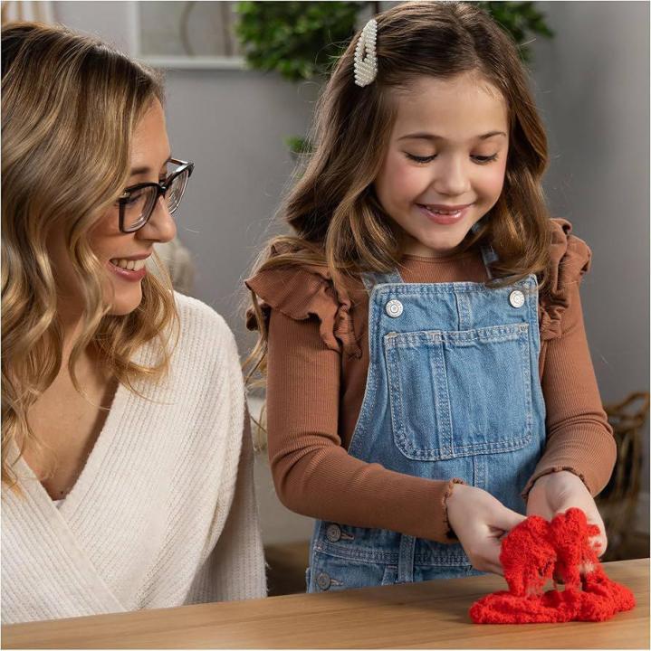 Kinetic%20Sand,%201kg%20Red%20Play%20Sand,%20Moldable%20Sensory%20Toys%20for%20Kids,%20Resealable%20Bag,%20Ages%203%20and%20up%20-%20Image%206