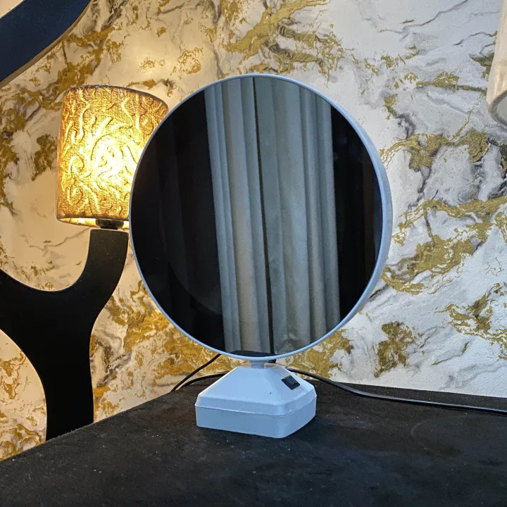 Magic%20mirror%20LED%20Photo%20frame%203D%20in%20Circle%20shape%20-%20Image%208