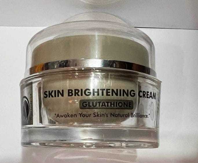 SKIN%20BRIGHTENING%20CREAM%20GLUTATHIONE%20Awaken%20Your%20Skin's%20Natural%20Brilliance%20-%20Image%202