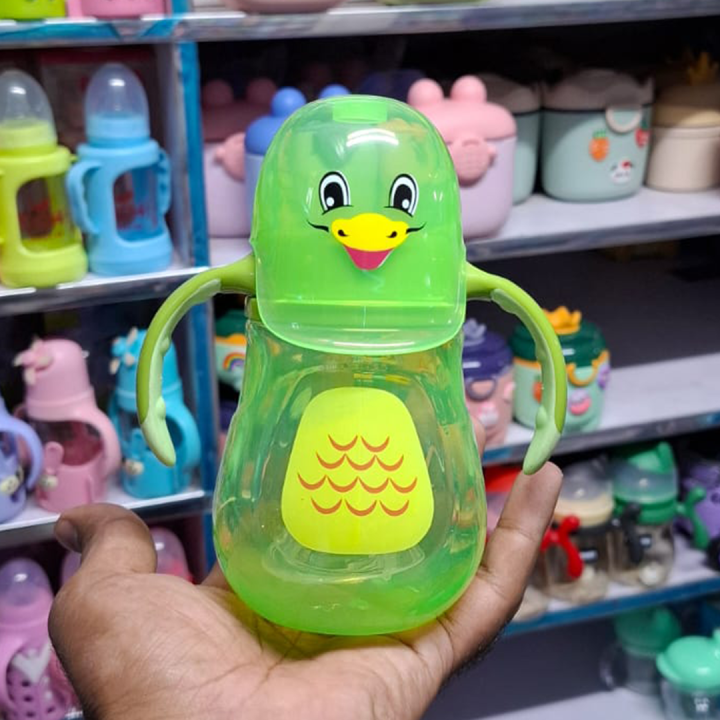 8423%20FISH%20330ml%2011oz%20Baby%20Feeder%20bottle%20plastic%20large%20imported%20new%20style%20-%20baby%20feeder%20bottle%20with%20Handle%20and%20light%20in%20the%20cap%20baby%20feeding%20bottle%20for%20kids%20-%20Image%206