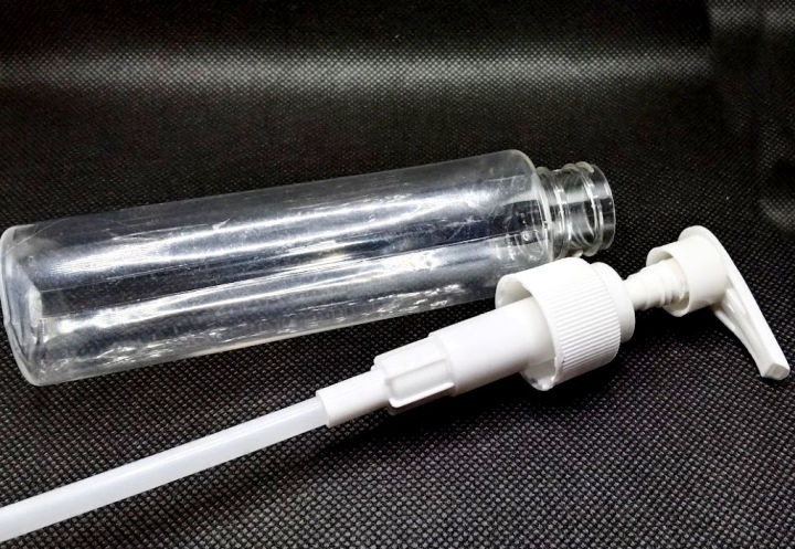 Pack%20of%2012%20-%20Empty%20Plastic%20Pump%20Bottles%20Transparent%20Bottle%20with%20White%20Pump%20100ml%20Travel%20Size%20Lotion%20Pump%20Bottle%20for%20Oil%20/%20Hair%20Oil%20Empty%20Bottle%20Pump%20Refillable%20Bottle%20for%20Shampoo,%20Hand%20Wash,%20Lotion%20and%20Cosmetic%20Makeup%20Bottles%20-%20Image%205