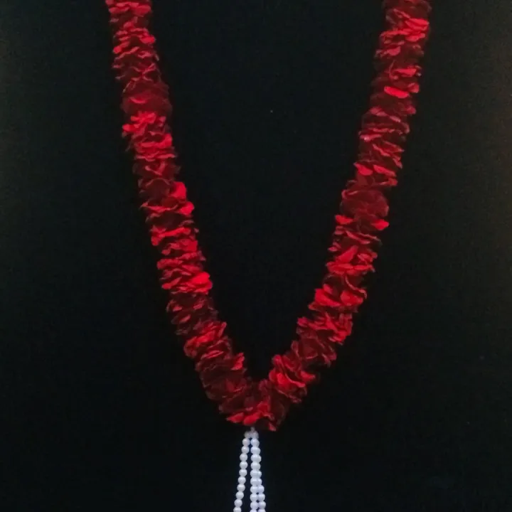 Artificial%20Flower%20Garlands%20Haar/mala%20made%20with%20red%20velvet%20flower%20-%20Image%202