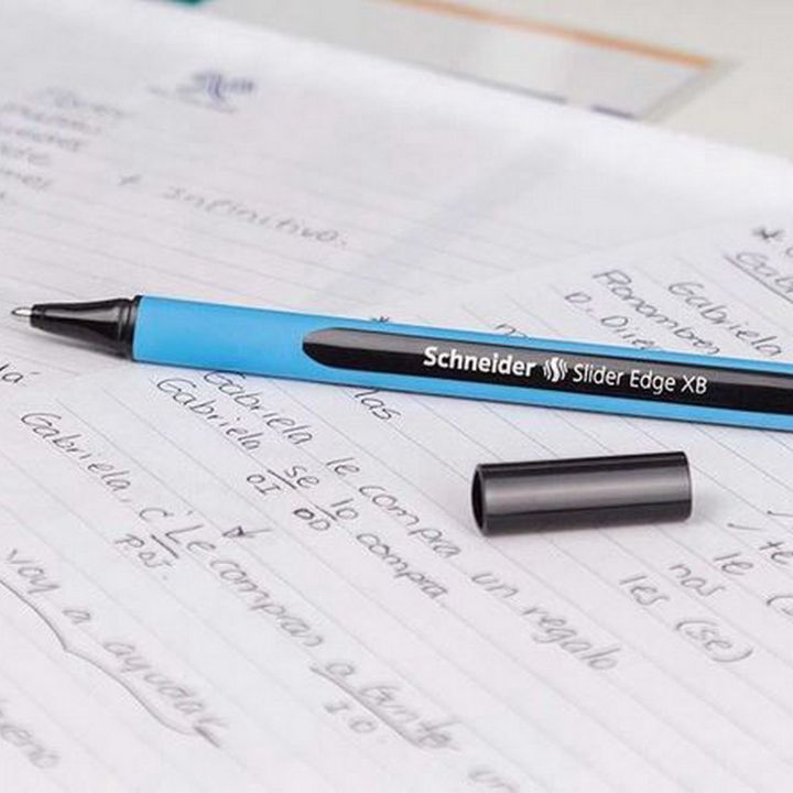 Schneider%20Slider%20Edge%20Ballpoint%20Pen%20-%20Line%20width%20Extra%20Broad%20(XB)%20-%20Rubberised%20three-sided%20body%20for%20relaxed%20writing%20-%20Viscoglide%C2%AE%20technology%20for%20extraordinarily%20smooth%20and%20gliding%20writing%20-%20Ideally%20suited%20to%20drawing%20and%20painting%20projects%20-%20Image%203