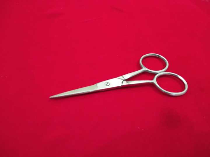 Nose%20Mustache%20Scissor%203.5-Ks%20-%20Image%204