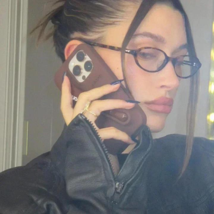 Rhode%20Case%20for%20iPhone%2015%2016%20Pro%20Max%2014%20Plus%2013%2012%2011%20ProMax%20Lipstick%20Soft%20Silicone%20Portable%20Lip%20Gloss%20Holder%20Ins%20Hot%20Cover%20Funda%20-%20Image%206