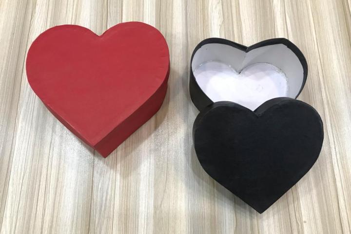 Heart%20Gift%20Box%20/%20Empty%20Heart%20Shape%20Flower%20&%20Chocolate%20Gift%20Box%20-%20Image%203