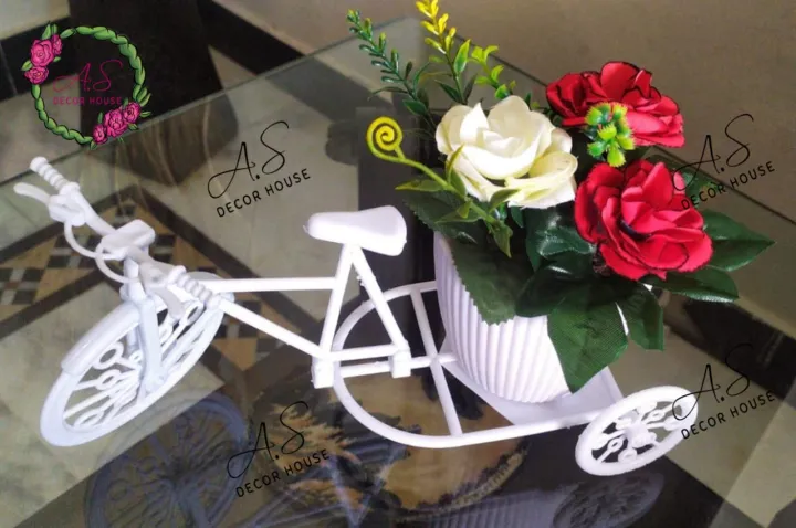 Floral%20cycle%20decoration%20with%20flowers%20-%20Beautiful%20Golden%20Artistic%20Decor'%20piece%20with%20Roses%20flowered%20-%20Modern%20ornament%20elegant%20minimalist%20classic%20antique%20unique%20decorations%20size%204x7"%20-%20garland%20floral%20modern%20luxurious%20blossoms%20leaves%20plants%20table%20decor%20home%20-%20Image%204