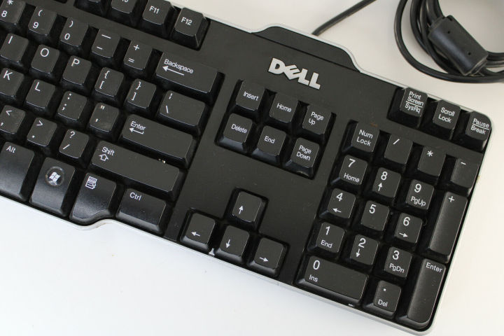 Delle%20Full-Size%20Wired%20USB%20Keyboard%20%E2%80%93%20Comfortable%20Typing%20with%20Durable%20Keys%20%7C%20Premium%20Box%20Packing%20%E2%80%93%20Blendzii%20Outleex%C2%AE%20-%20Image%204