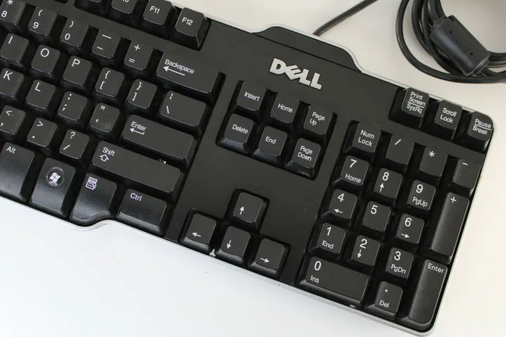 Dell%20Keyboard%20Full-Size%20USB%20Wired%20-%20Spill-Resistant%20Design,%20Quiet%20Typing,%20104%20Keys%20%7C%20Premium%20Box%20Packaging%20-%20Image%204