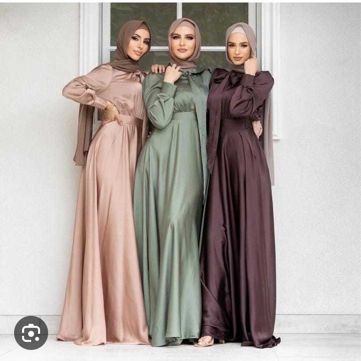 The stylish and fancy abaya in silk fabric is available here with beautiful sleeve lace , belt and naqab patii in full umbrella frock maxi simle and attrective colours and shaps as well .