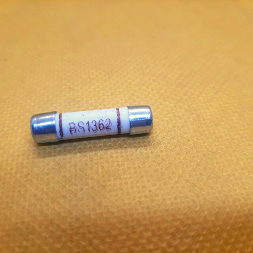 13A%20Domestic%20Fuses%2012Pcs%20British%20Plug%20Top%20Household%20Mains%2013amp%20Cartridge%20Fuse%206mm%20x%2025mm%20-%20Image%203