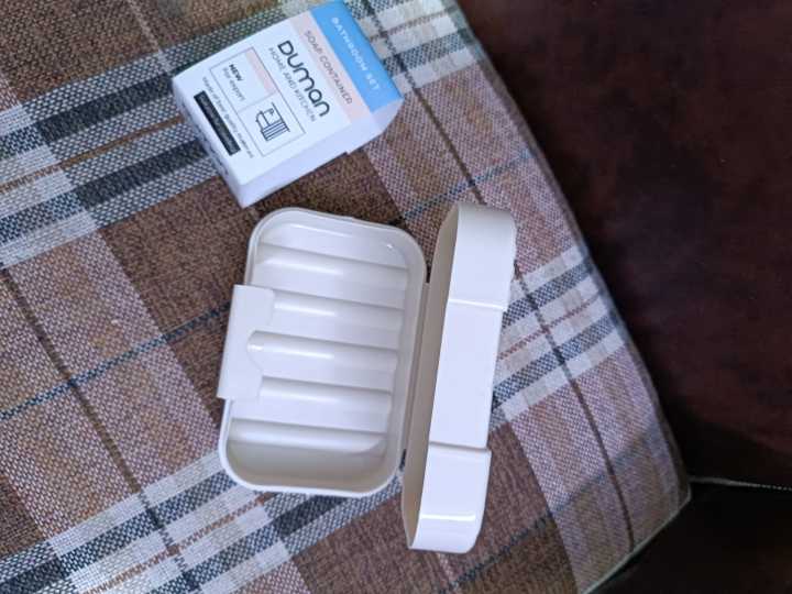 Soap%20Dispenser%20-%20Soap%20Dish%20With%20LID%20Lock%20%20For%20Travel%20%20Made%20in%20Iran%20-%20Image%203