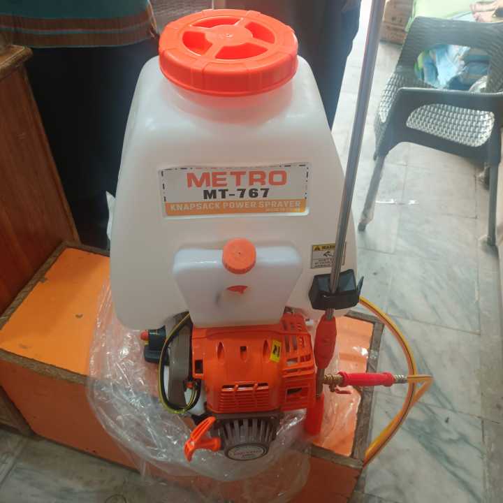 Agricultural%20Knapsack%20Power%20Sprayer%20machine%2025%20Litre%20-%204%20Stroke%20Engine%20high%20quality%20agriculture,%20lawn%20garden,%20fertilizers,%20-%20Image%203
