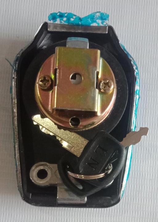 FUEL%20TANK%20CAP%20WITH%20KEY%20FOR%20YAMAHA/46U/YB1OO/YAMAHA%202-STROKE/%20YAMAHA4/ROYALE/%20JUNOON%20-%20Image%202