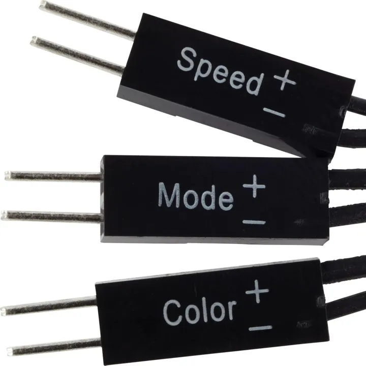 Corsair%20HD140%20RGB%20LED%20High%20Performance%20140mm%20PWM%20Fan%20%E2%80%94%20Twin%20Pack%20with%20Controller%20-%20Image%204