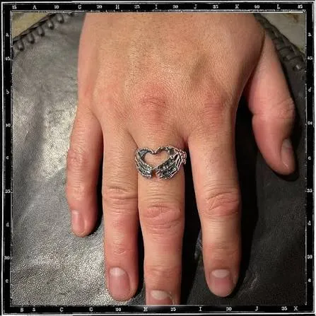 Skeleton%20Heart%20Ring%20for%20Girls%20%E2%80%93%20Adjustable%20Love%20Ring%20-%20Image%204