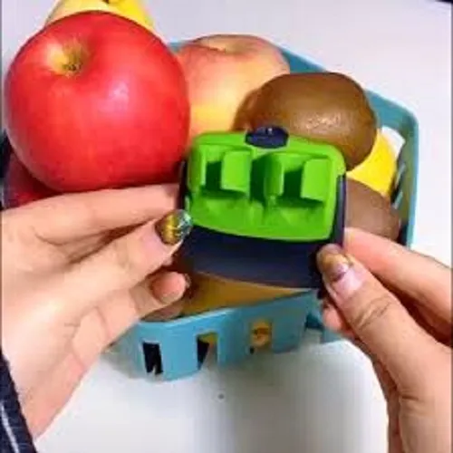 Palm%20Peeler%20Finger%20Held%20Portable%20-%20Image%207