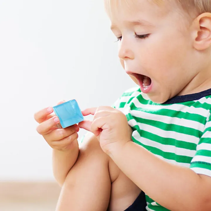 Mochi%20Ice%20Block%20Stress%20Ball%20Toy%20Ice%20Cube%20Snapper%20Cats%20Claw%20Stress%20Reliever%20Squeeze%20Toys%20TPR%20Transparent%20Squishy%20Toys%20For%20Kids%20Child%20Birthday%20-%20Image%208