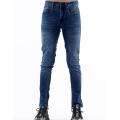 Skiny fit jeans. 