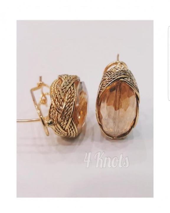 Oval Stud Earings (Champagne)