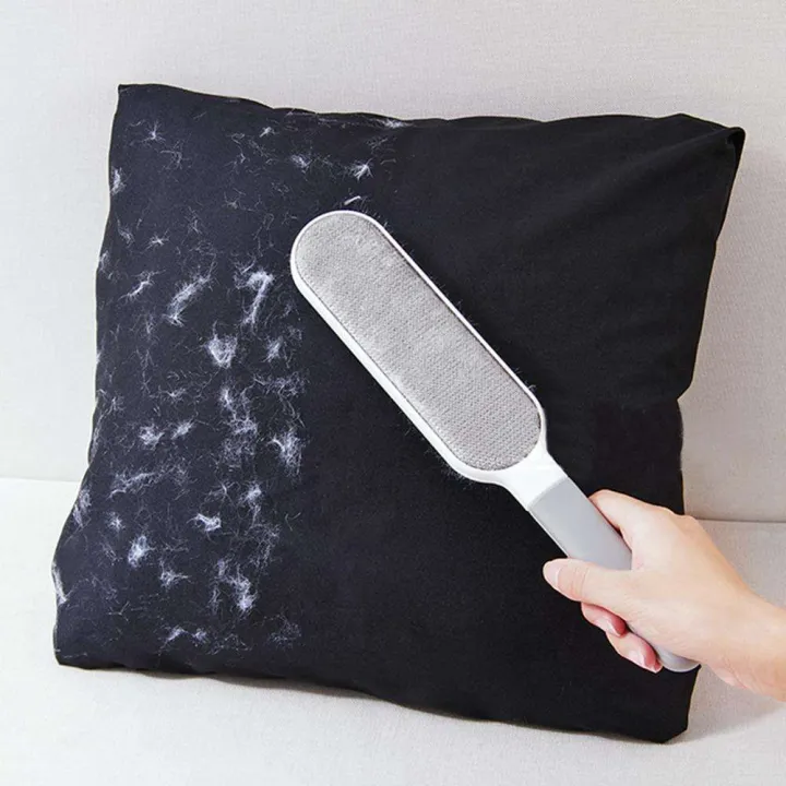 Multifunctional%20Lint%20Brush%20Reusable%20for%20Pet%20Hair%20Cat%20Hair%20Removal%20Lint%20Hair%20Remover%20for%20Furniture%20Clothes%20Sturdy%20Handle%20with%20Self-Cleaning%20Brush%20-%20Image%204