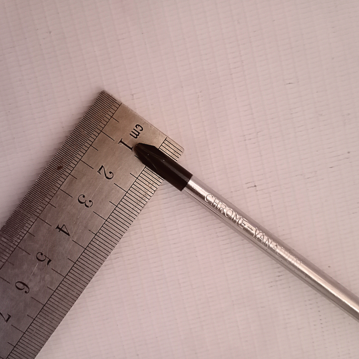 4-Sided%20Screwdriver%20(6x150mm)%20-%20Image%207