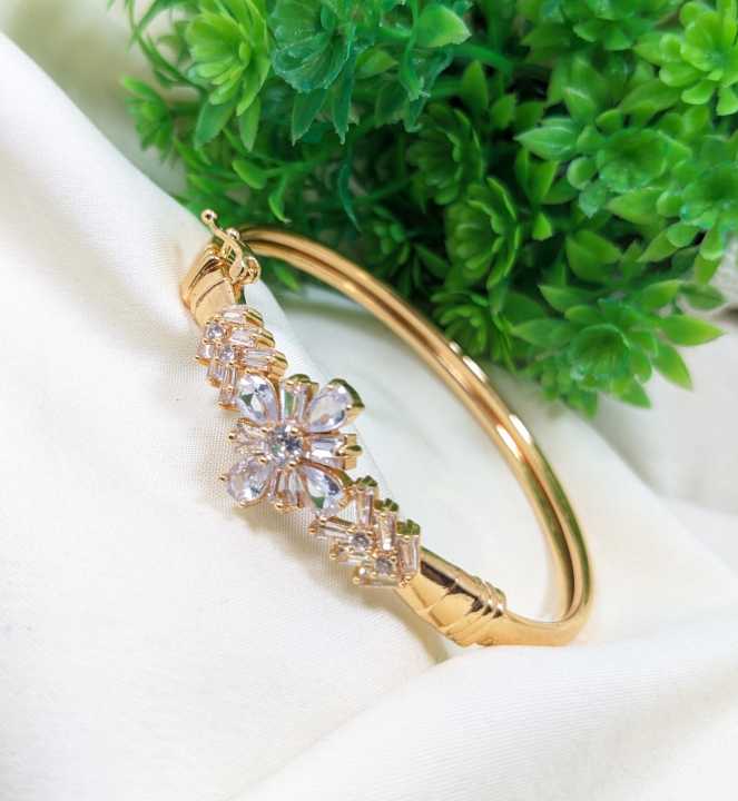 Gold%20plated%20zircon%20bracelets%20openable.%20-%20Image%204