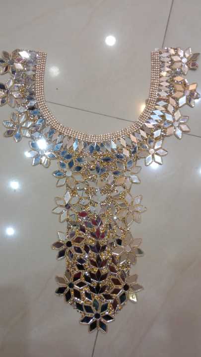 STYLISH%20GOLDER%20SILVER%20STICKER%20NECK%20%20PATCHES%20TRIMS%20-%20Image%203