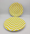 YELLOW ZIGZAG PAPER PLATES PACK OF 10 PAPER PLATES. 