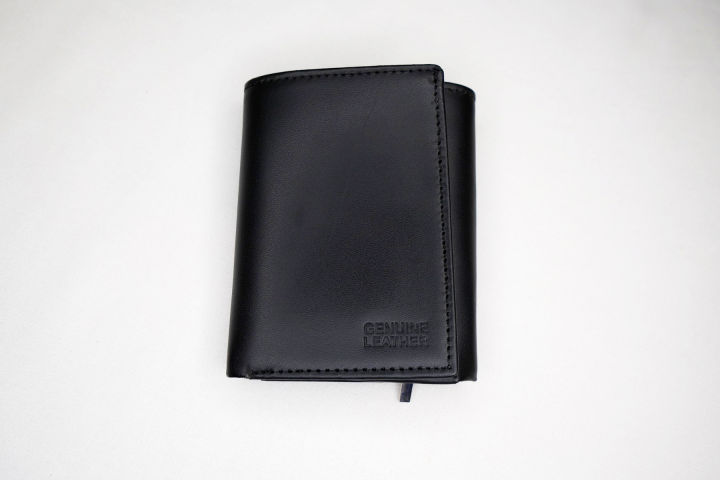 Genuine%20Leather%20Wallet%20for%20MEN%20%E2%80%93%203%20Colors%20%E2%80%93%20100%25%20Pure%20COW%20Leather%20%E2%80%93%20Tri-Fold%20-%20Image%204