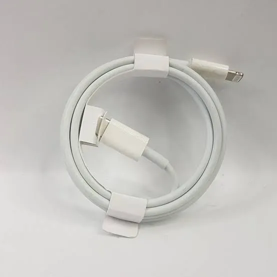 Iphone%20original%20%20PD%20cable%20(Type%20C%20to%20Lightning)%20%7C%20Fast%20charging%20PD%20Cable%20for%20iphone%20-%20Image%204