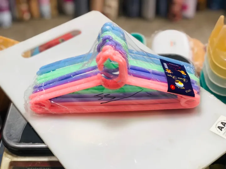 Hanger%20-%20Small%20Hangers%20best%20quality%20Pure%20Plastic%20baby%20hanger%20in%20multicolor%20best%20for%20kids%20for%20hanging%20clothes%20strong%20hangers%20pack%20of%2012%20-%20Image%204