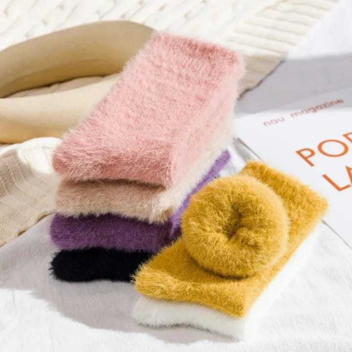 Winter%20Stockings%20Delicate%20Practical%20Ultra-soft%20Winter%20Socks%7C%20Premium%20Quality%20Fluffy%20Socks%20for%20Women%20Girls%20-%20Image%203