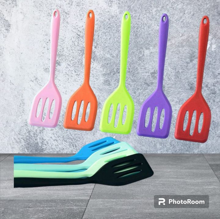 Silicone%20Turner%20Spatula%20Slotted%20Heat%20Resistant%20Hygienic%20One%20Piece%20Design,%20Non%20Stick%20Rubber%20Kitchen%20Utensil%20for%20Fish,%20Eggs,%20Pancakes,%20Wok%20-%20Image%205