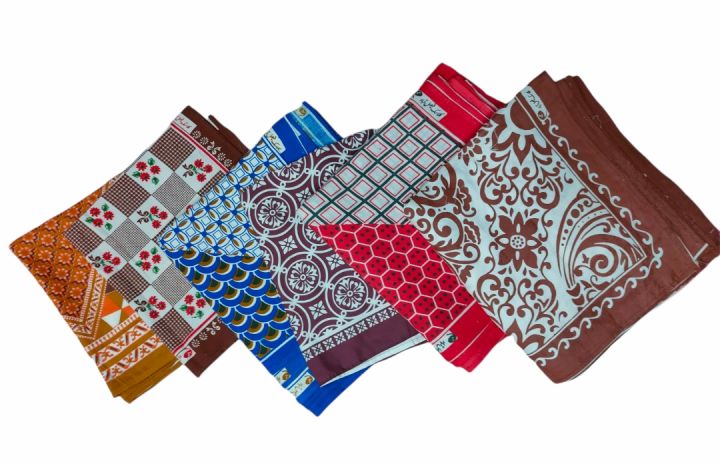 Premium%20Printed%20Roti%20Cover%20Cloth%20%E2%80%93%20Large%20Size%20Roti%20rumal%20%20Pack%20of%204%20%7C%20Keeps%20Roti%20Fresh%20&%20Warm%20%204%20Side%20Over%20Lock%20HZ%20BEDDING%20-%20Image%205