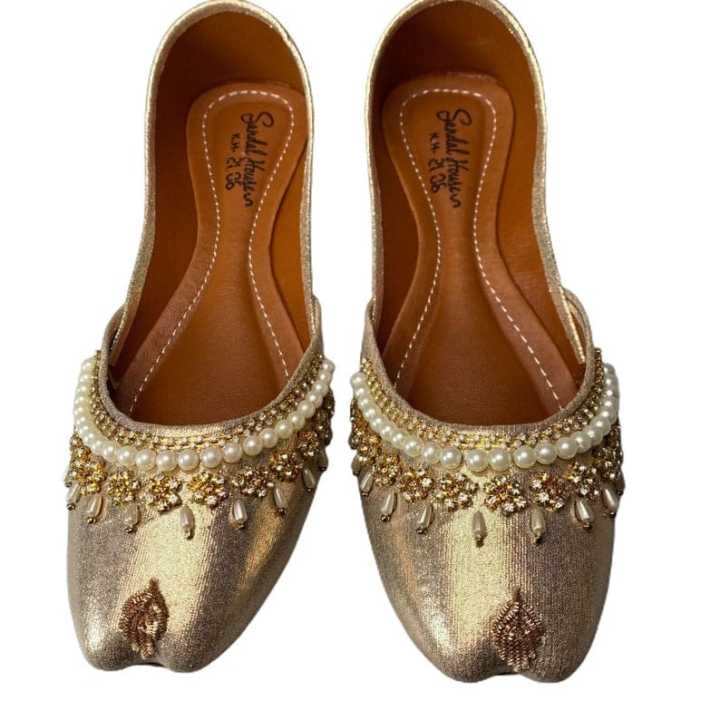 Fancy%20Khussa%20desing%20Traditional%20Khussa%20For%20Women%20And%20Girls.%20-%20Image%202