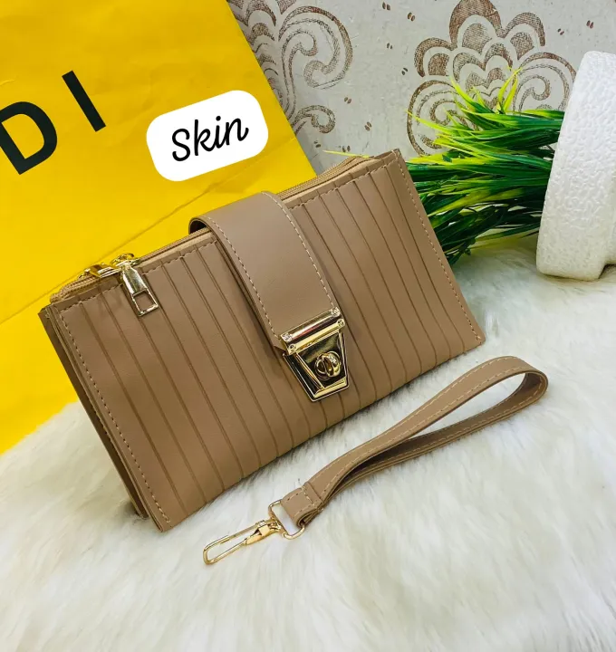 3%20Zipper%20Luxury%20Wallet%20For%20Woman's%20-%20Image%203