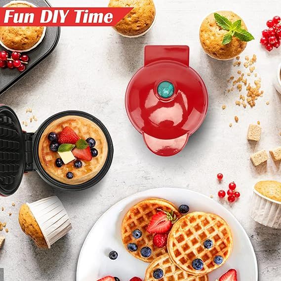 Mini Waffle Maker Round Small Non-Stick Waffle Maker Belgian Waffle Maker Retro Waffle Maker Household Pancake Maker for Classic Waffles Children's Birthday  Christmas