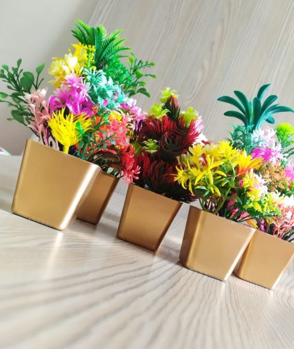 Artificial%20Flower%20Pots%20Set%20of%202%20-%20Golden%20&%20White%20Elegant%20Small%20Table%20Vase,%20Decorative%20Flowers%20&%20Leaves%20for%20Home%20and%20Office%20Decoration,%2010%20Inches%20-%20Image%206